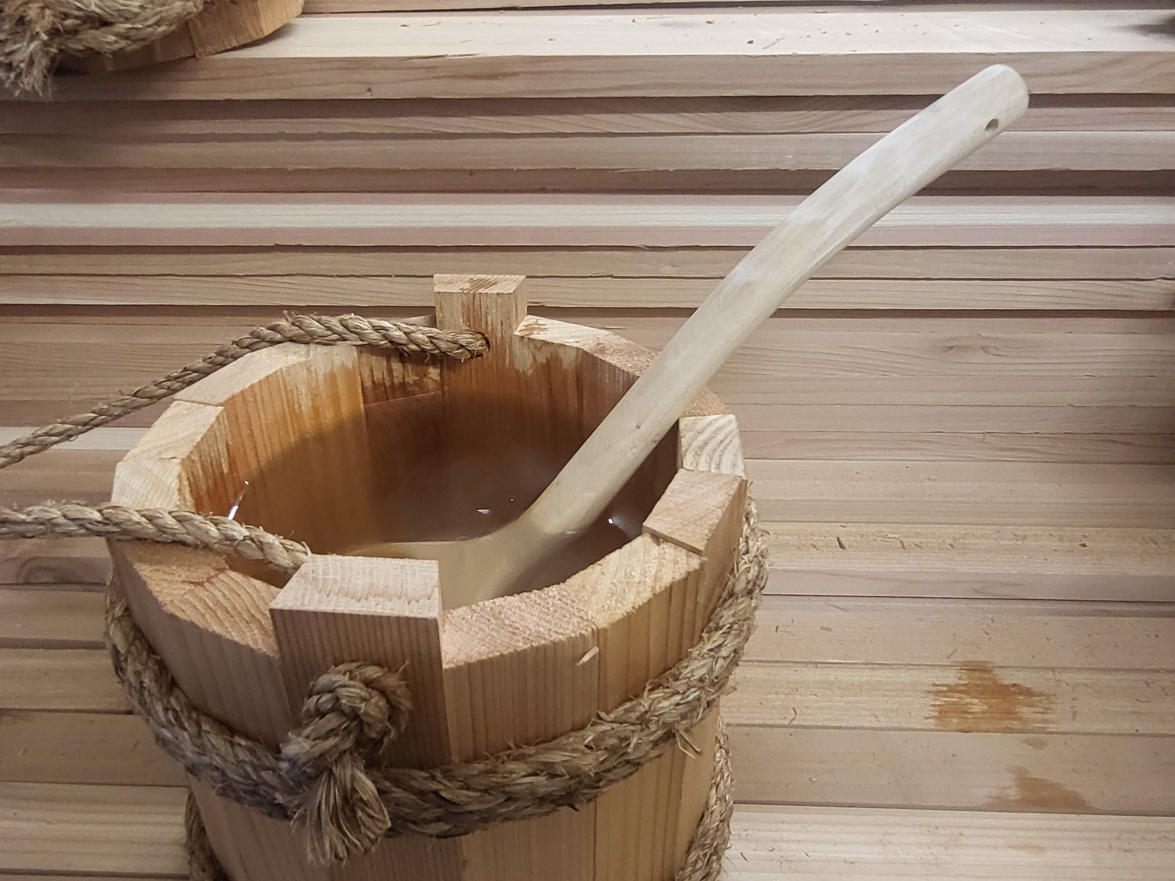 Cedar Wood Sauna Bucket by Sauna Fauna