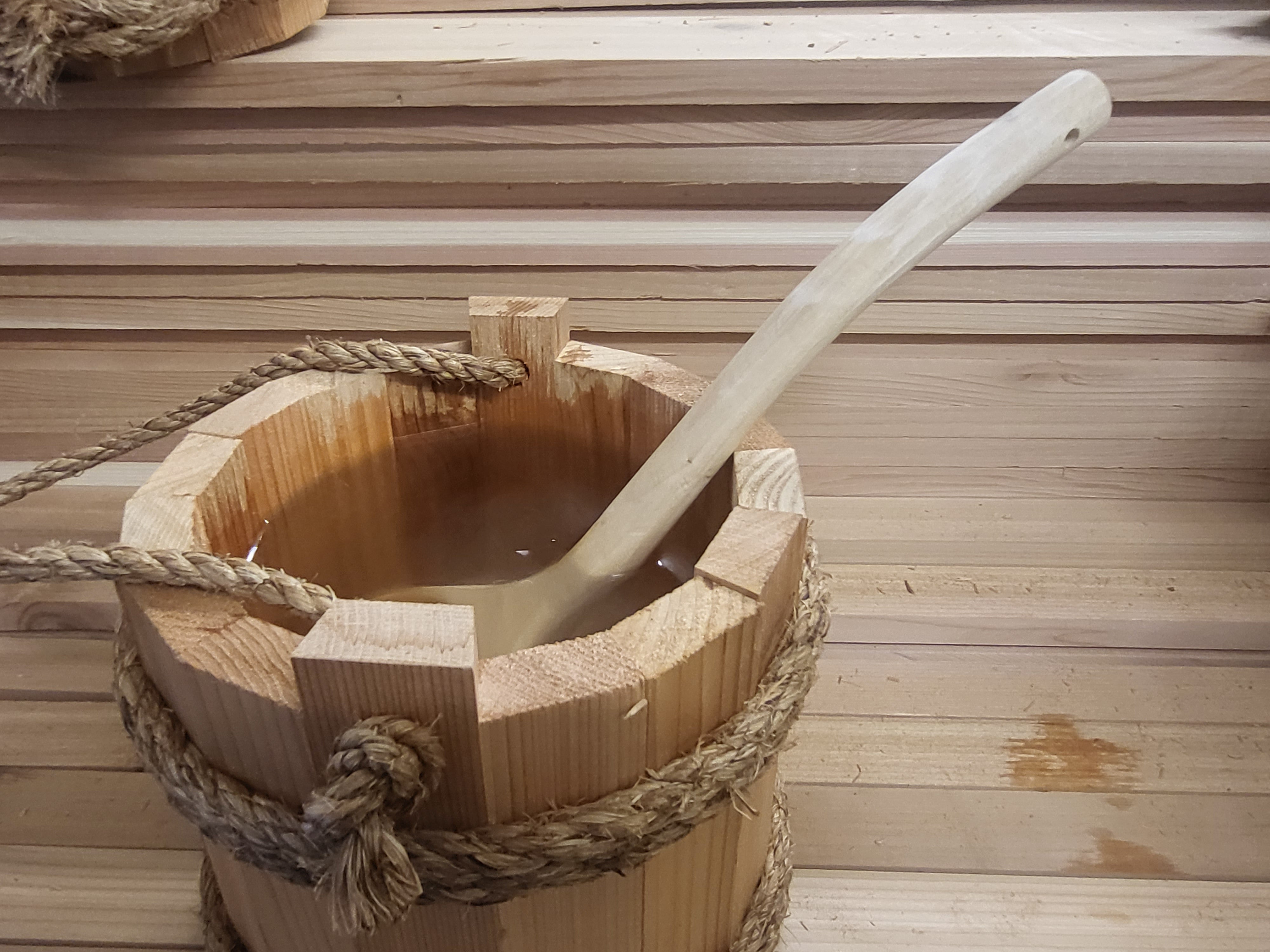 Sauna Fauna Cedar Wood Sauna Bucket with Ladle